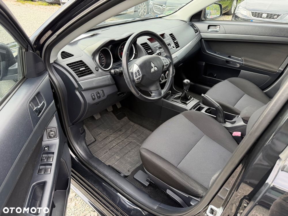 Mitsubishi Lancer 1.8 Intense - 24