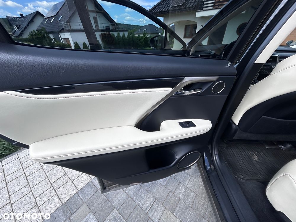Lexus RX - 30