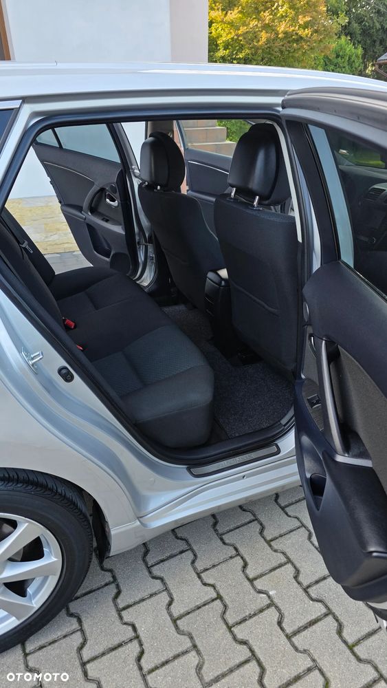 Toyota Avensis 2.0 Executive - 23