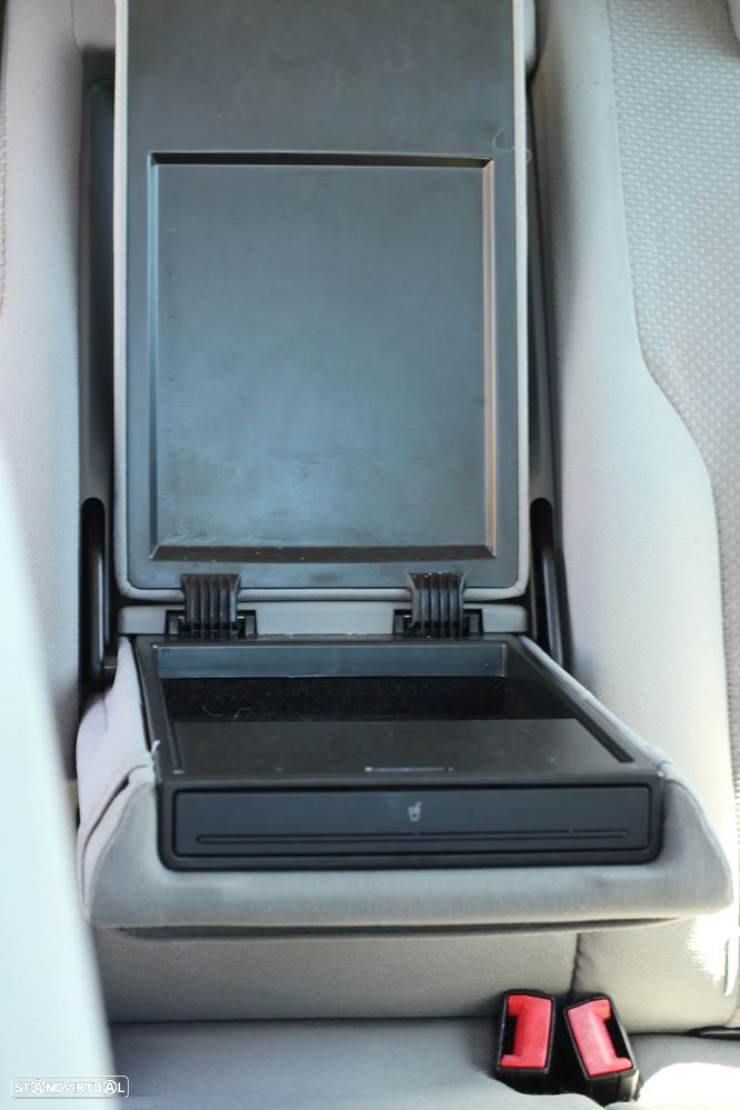 VW Passat Variant 2.0 TDI Confortline - 23