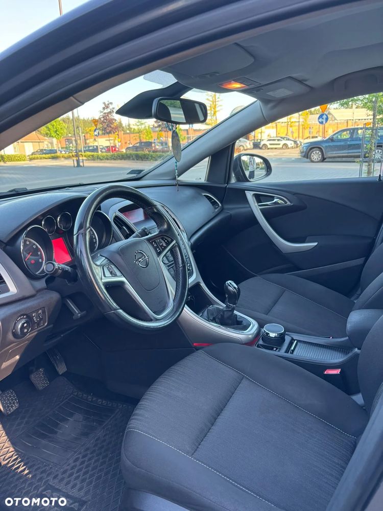 Opel Astra 1.4 Turbo - 11