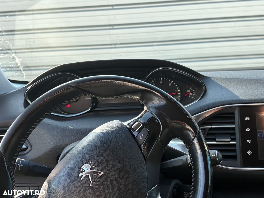 Peugeot 308 - 16