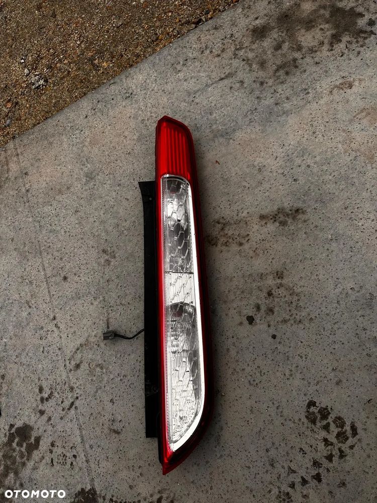 Lampa prawa FORD Focus MK2 lift hatchback