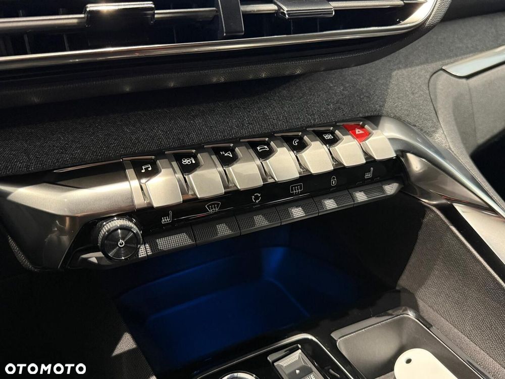 Peugeot 3008 1.2 PureTech GPF Allure S&S EAT8 - 17