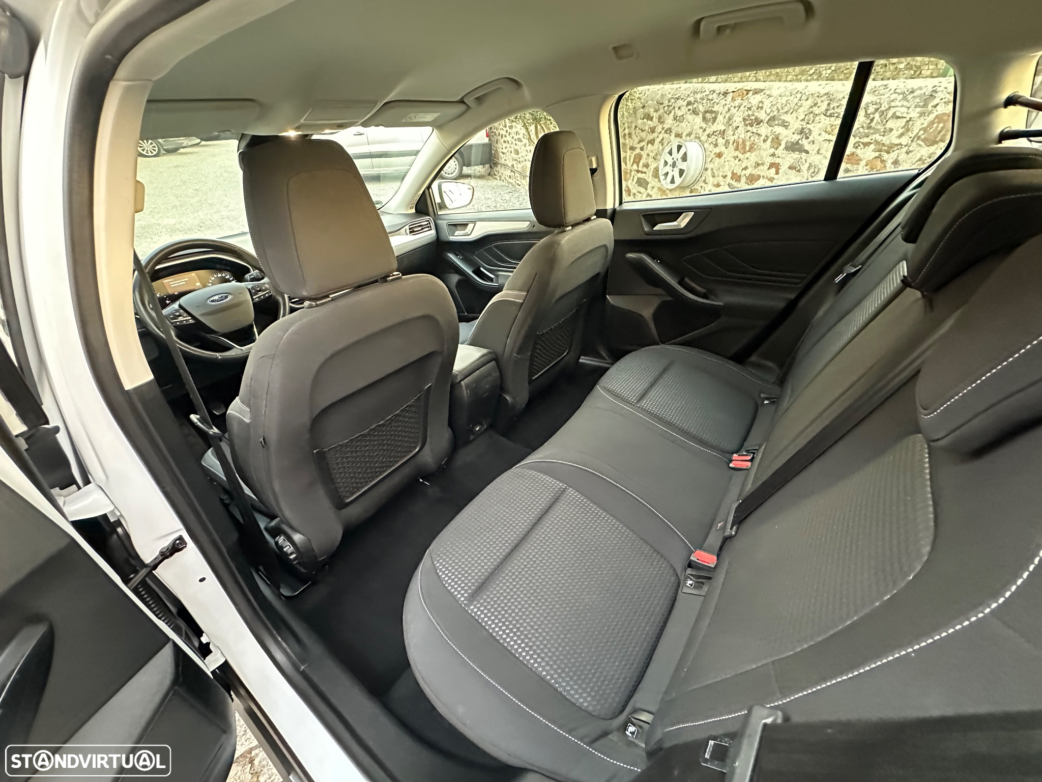 Ford Focus SW 1.5 EcoBlue S&S COOL&CONNECT DESIGN - 33