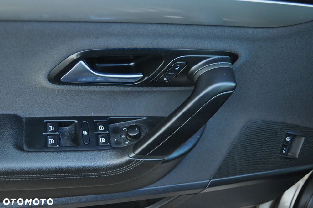 Volkswagen Passat CC - 28