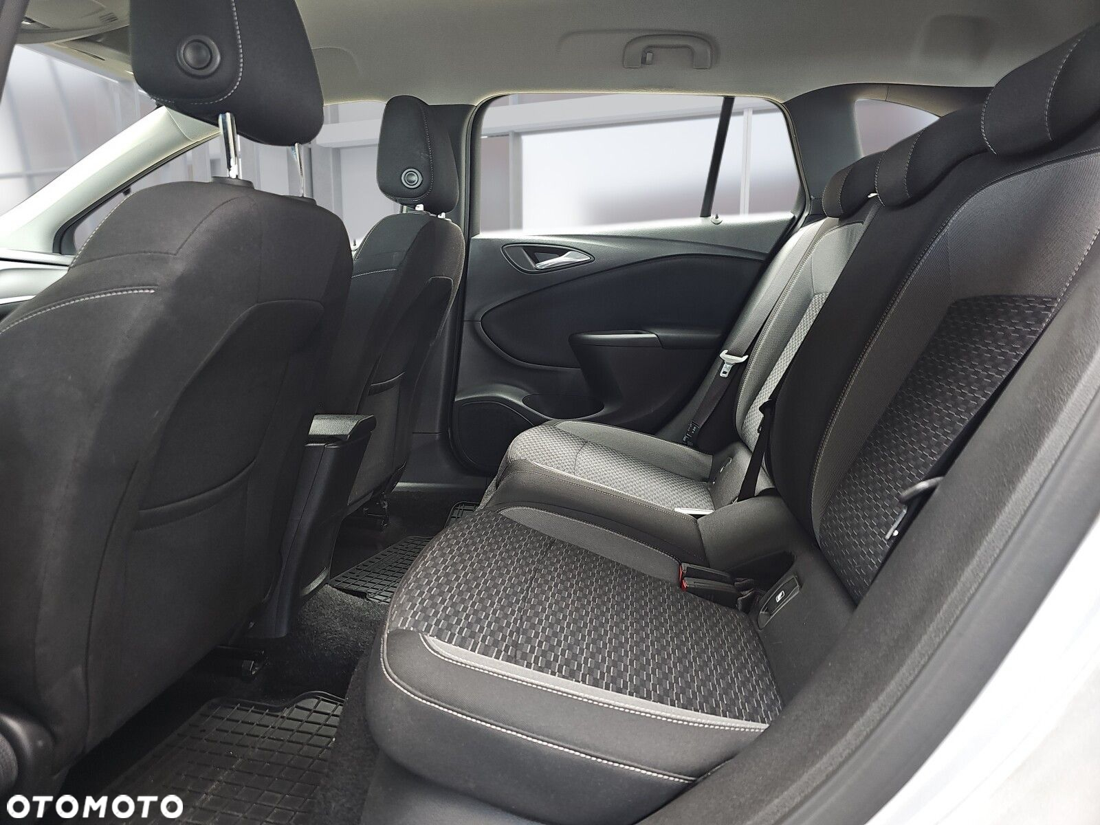 Opel Astra V 1.5 CDTI Edition S&S - 22