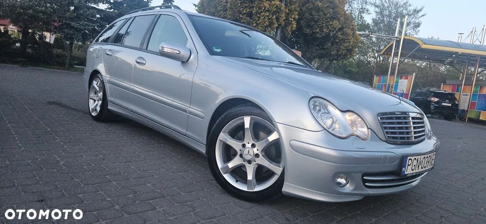 Mercedes-Benz Klasa C 180 Kompressor Automatik Avantgarde Sport Edition - 2