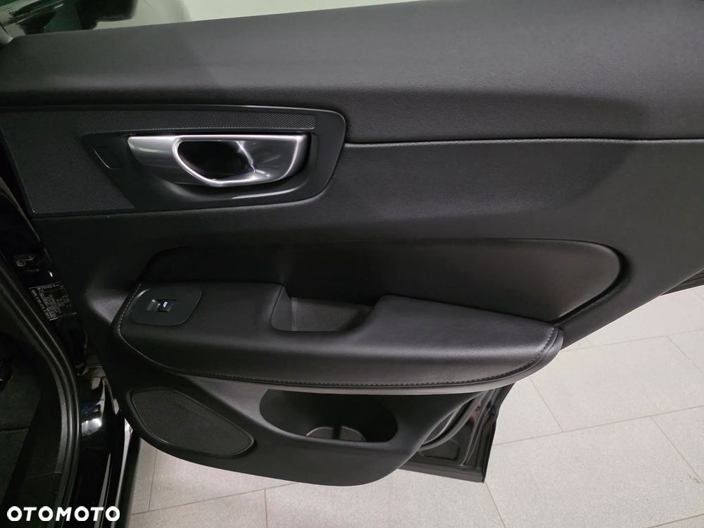 Volvo XC 60 B4 D Geartronic RDesign - 25