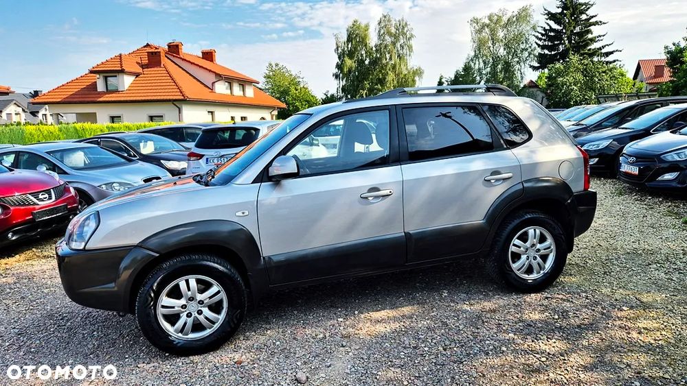 Hyundai Tucson 2.0 Comfort 2WD - 22