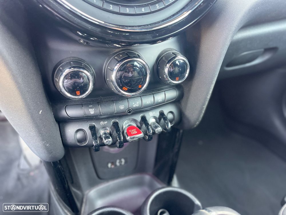 MINI 5 Portas Cooper D - 17