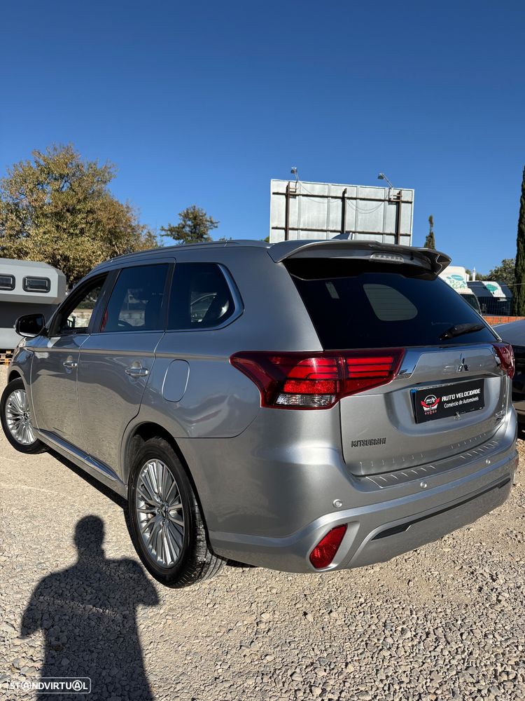 Mitsubishi Outlander 2.4 Instyle - 10