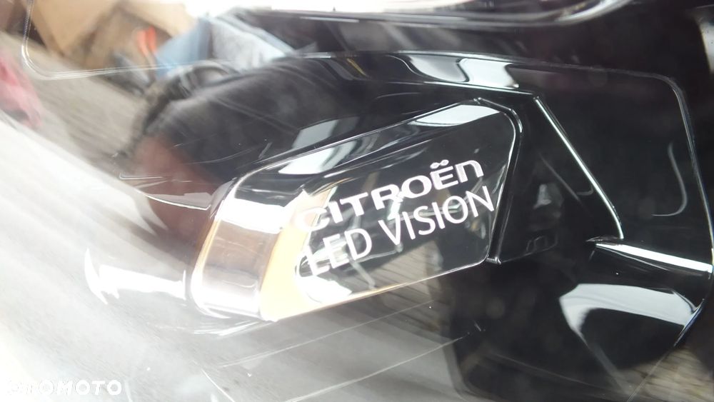 Lampa przednia lewa prawa Fulled Citroen C3  III - 8