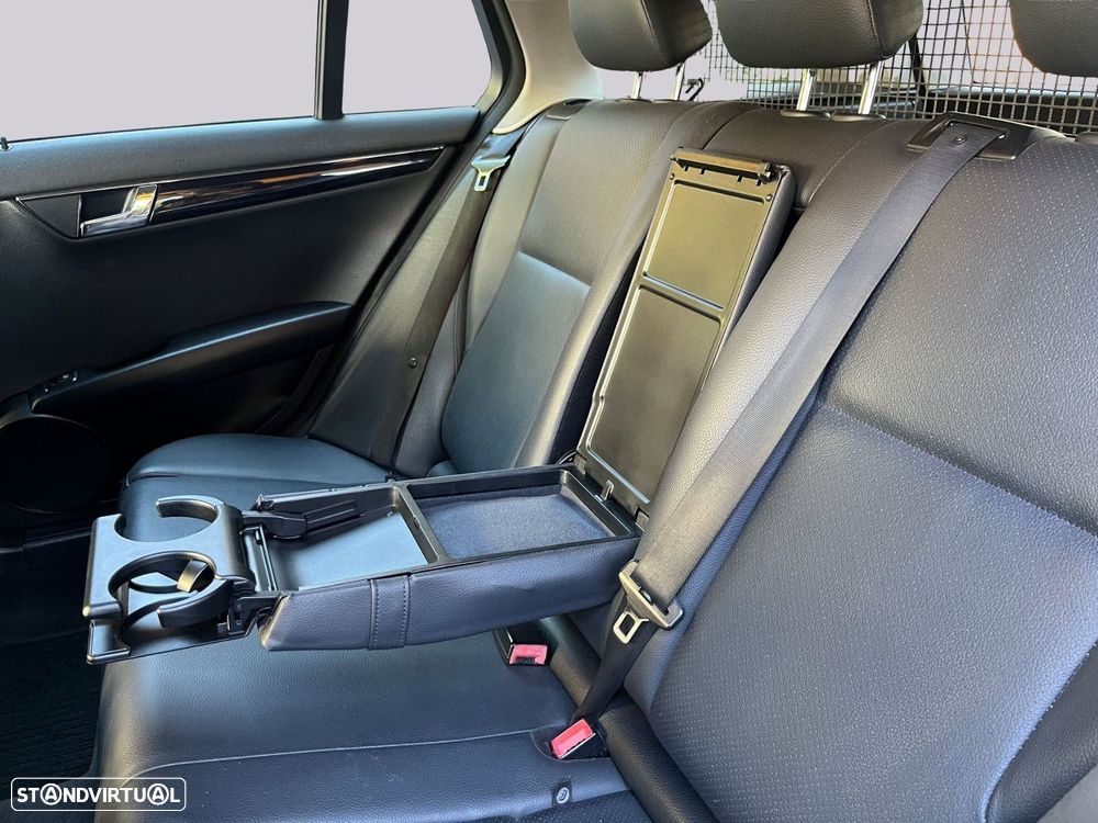 Mercedes-Benz C 200 - 31