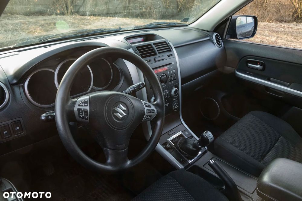 Suzuki Grand Vitara 2.0 - 5