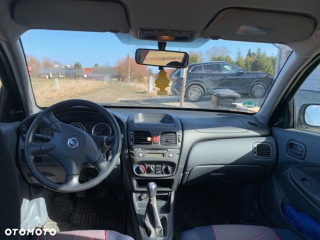 Nissan Almera 1.5 acenta PLUS - 4