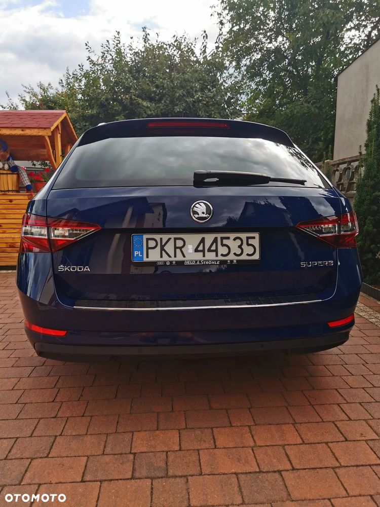 Skoda Superb 2.0 TDI L&K - 35