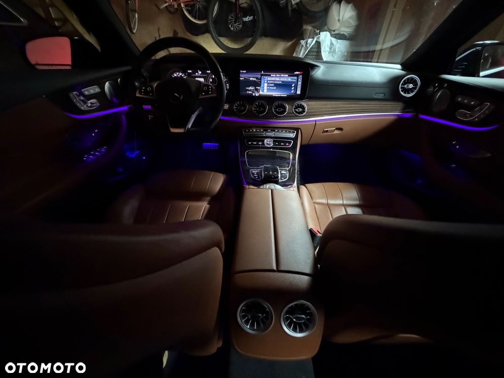 Mercedes-Benz Klasa E 400 4Matic 9G-TRONIC AMG Line - 15