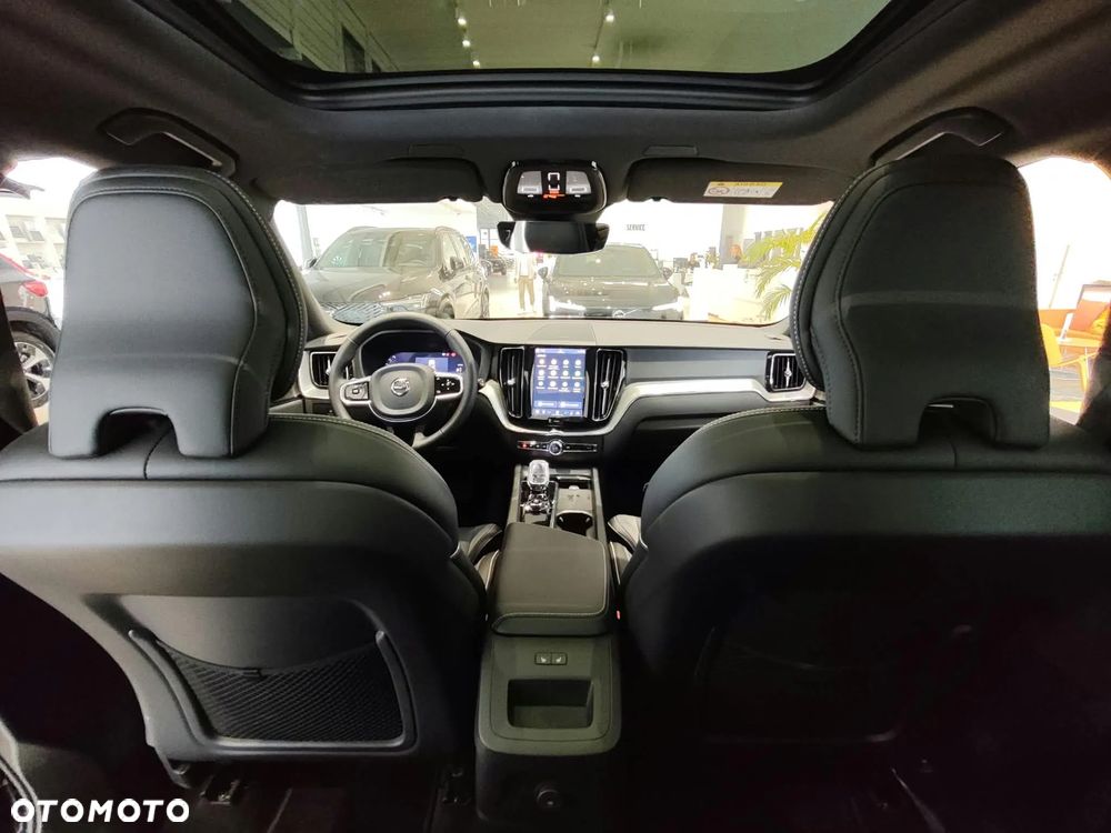 Volvo XC 60 T6 Plug-In Hybrid AWD Plus Black Edition - 25