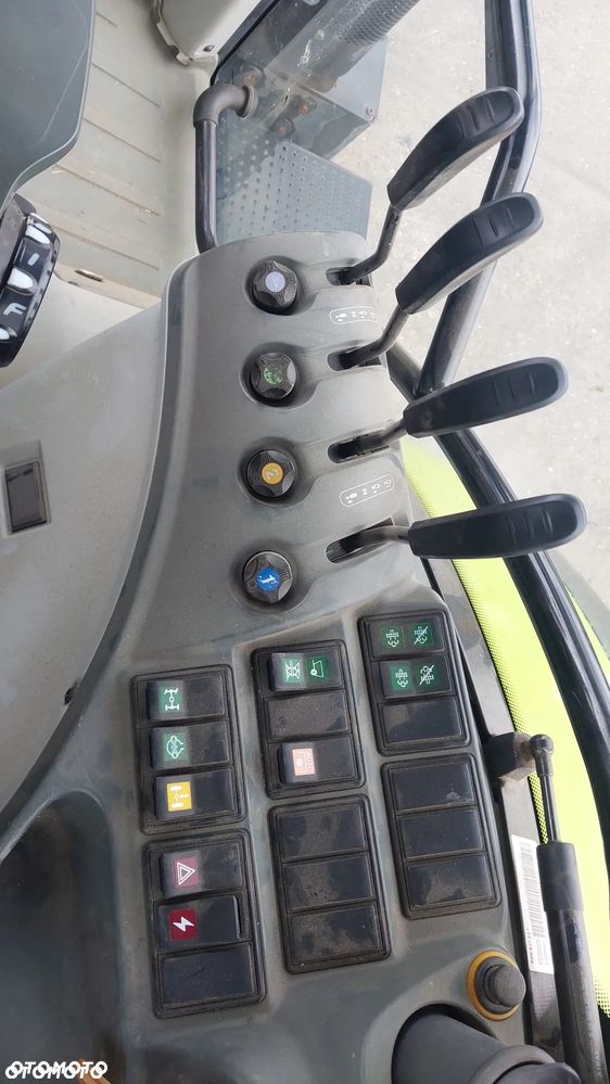Claas ARION 620 - 15