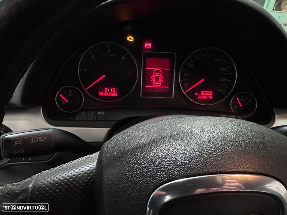 Audi A4 Avant 2.0 TDI S-line - 8