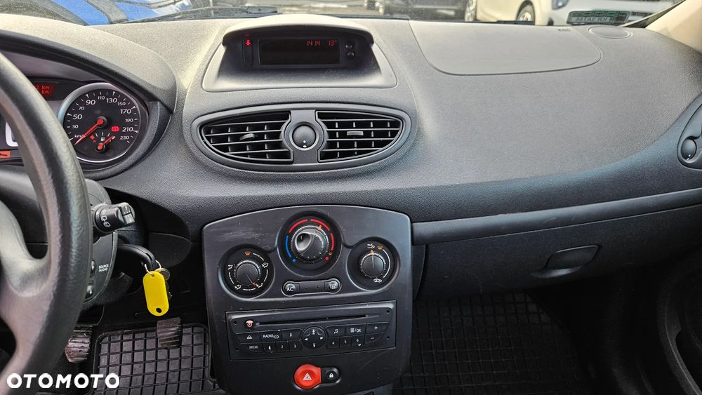 Renault Clio 1.5 dCi Alize - 10