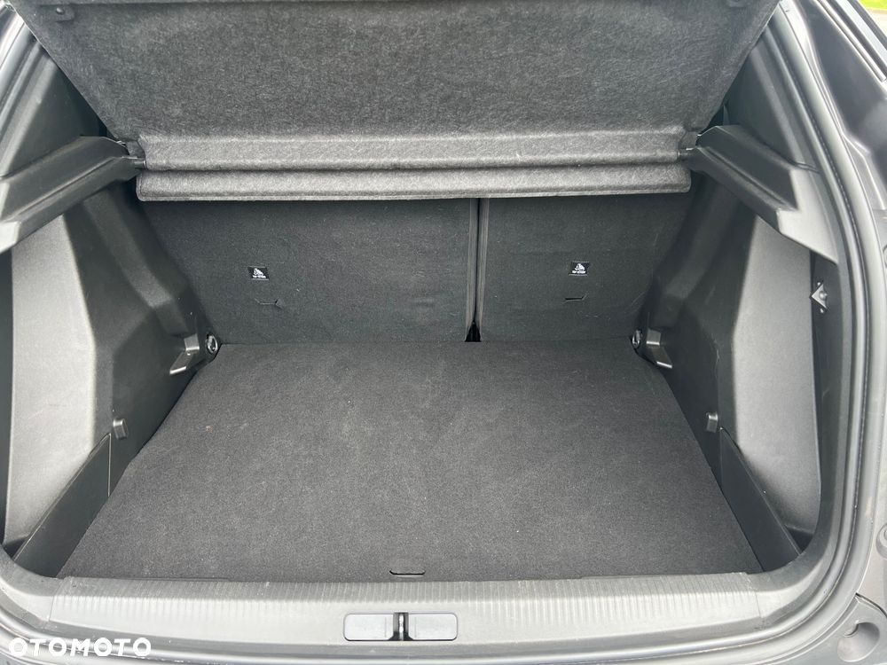 Peugeot 208 - 15