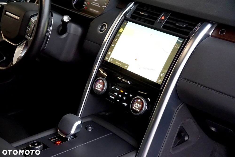 Land Rover Discovery D250 SE - 37