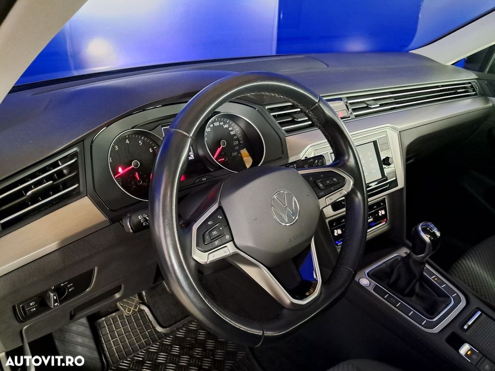 Volkswagen Passat - 10