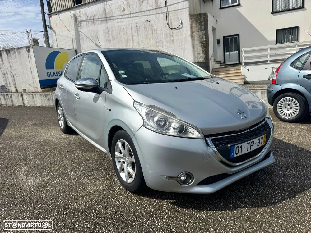 Peugeot 208 1.4 HDi SE Style - 2