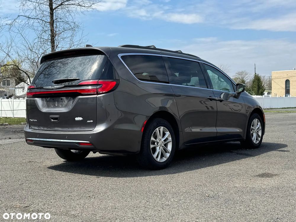 Chrysler Pacifica - 7