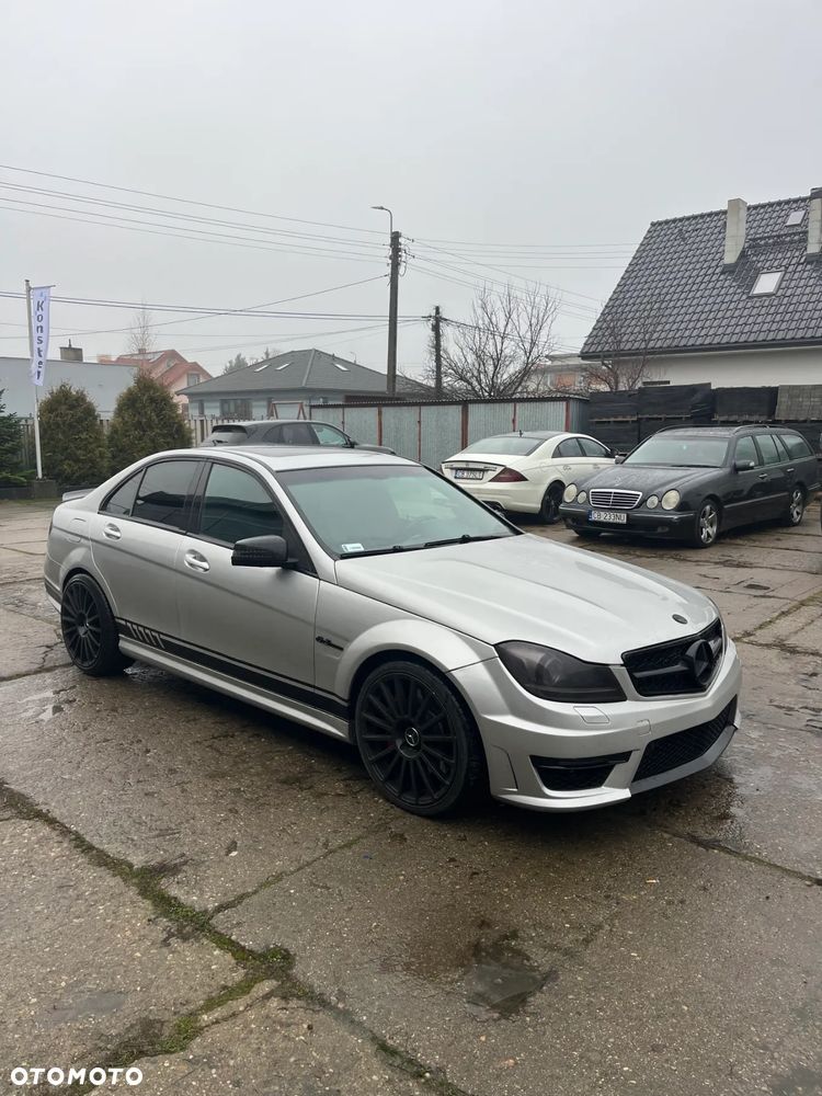 Mercedes-Benz Klasa C 63 AMG - 8
