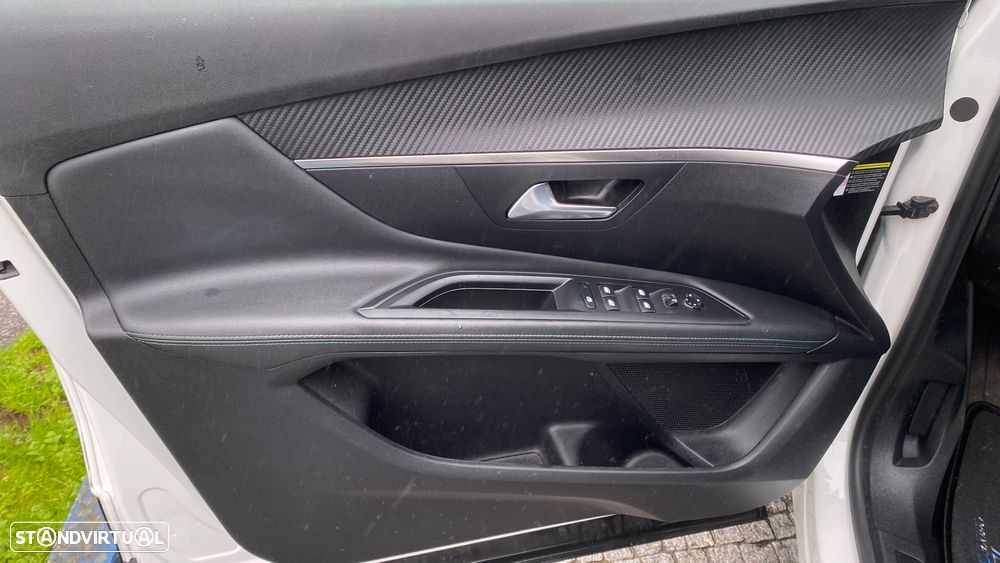 Peugeot 3008 1.6 Hybrid Allure Pack e-EAT8 - 19