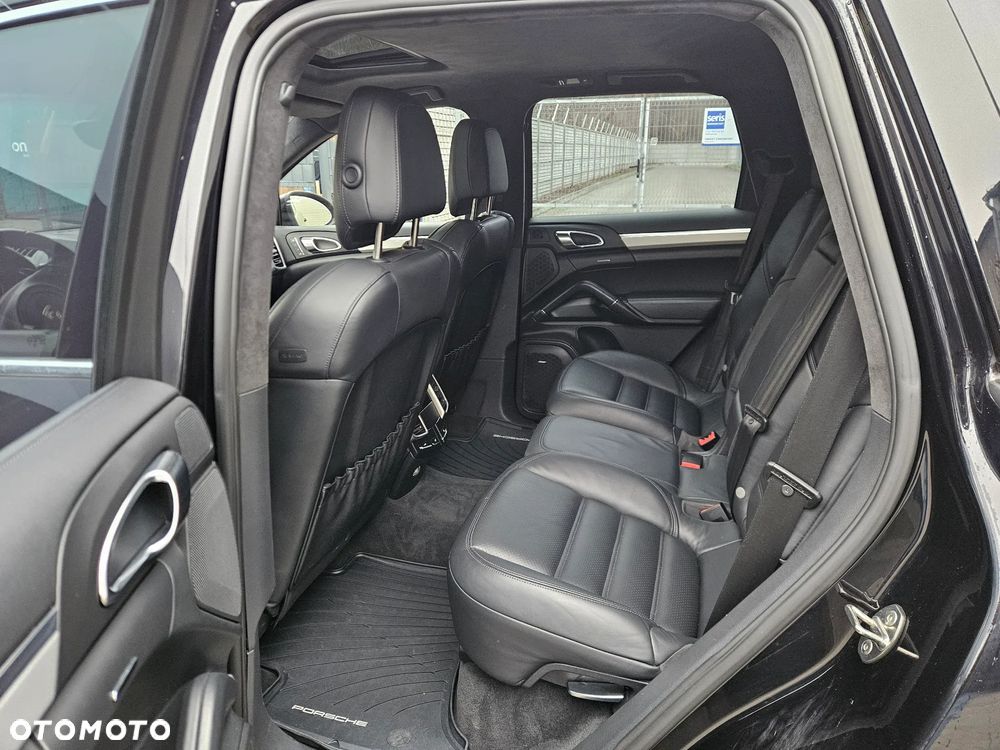 Porsche Cayenne Turbo Tiptronic S - 18