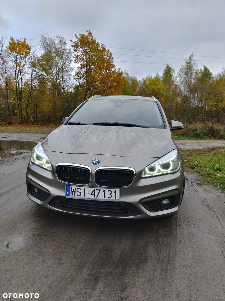 BMW Seria 2 218d - 19