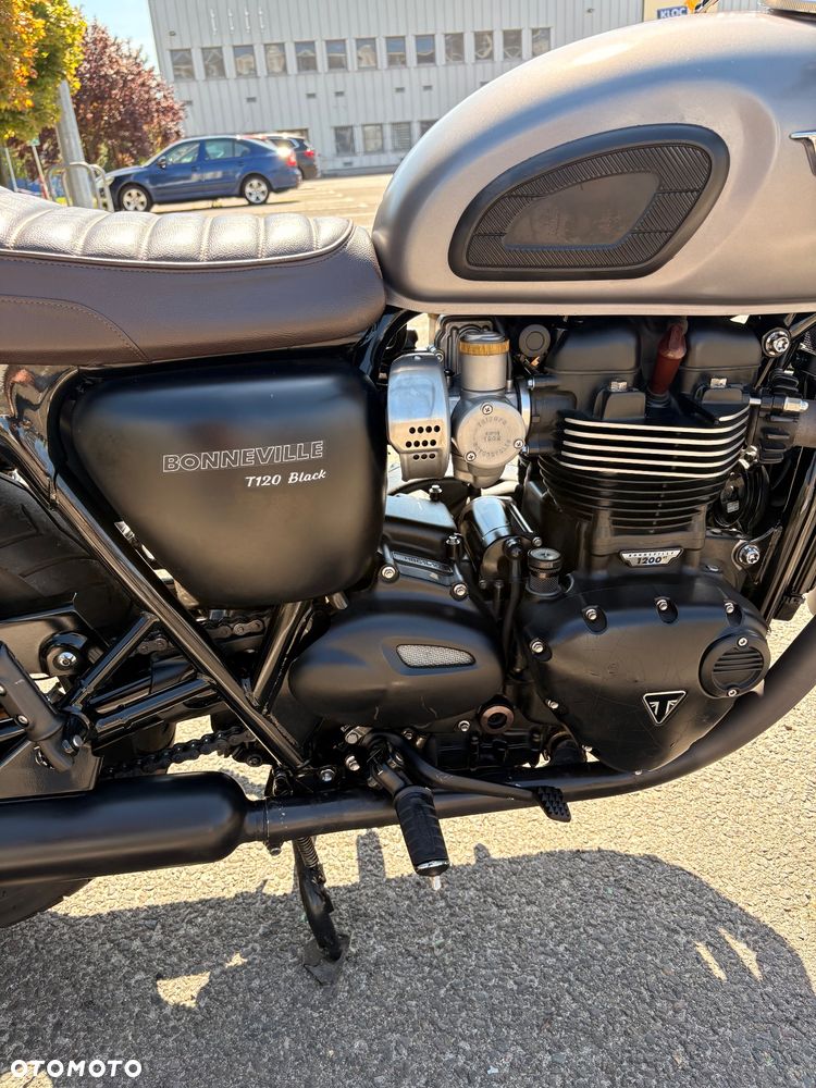 Triumph Bonneville - 10