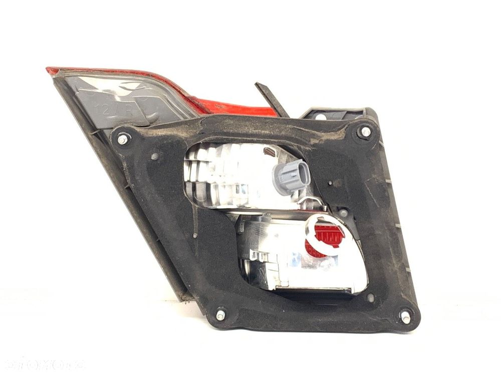 LAMPA TYŁ PRAWA WEWNĘTRZNA  INFINITI Q70 (Y51) 2013 - 2022 3.0 175 kW [238 KM] olej napędowy 2013 - 2