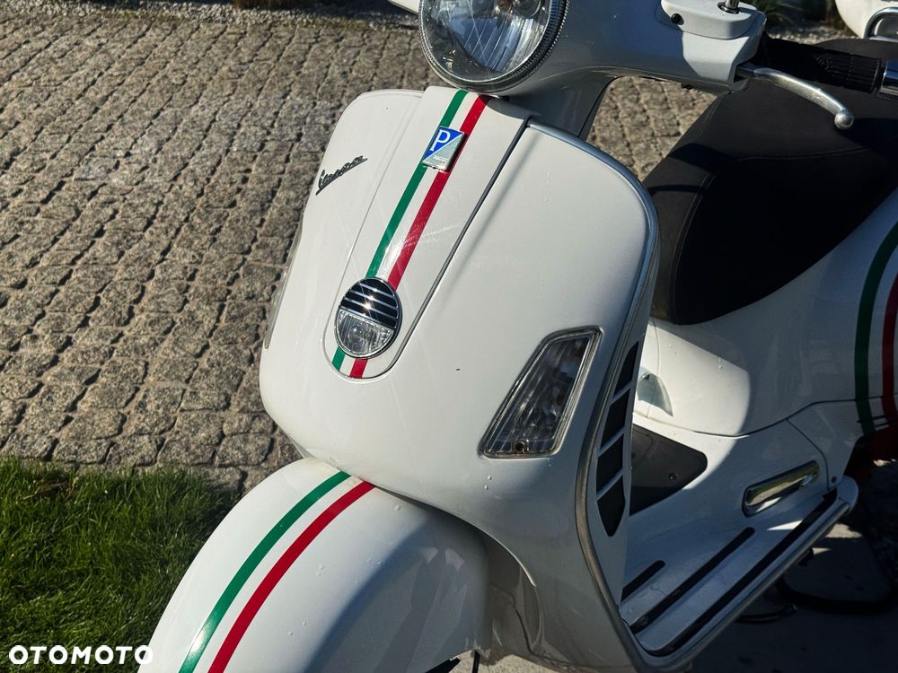 Vespa GTS - 17