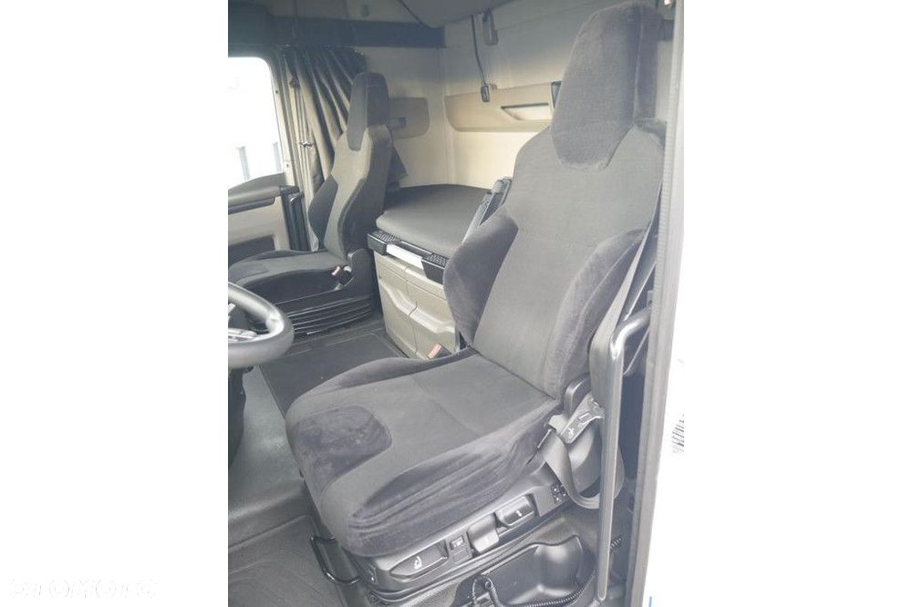 MAN Vehicle Tractor 4x2 Standard - 8