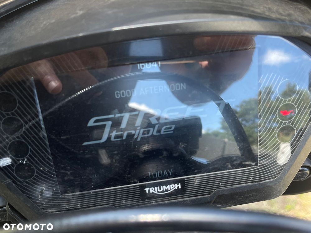 Triumph Street Triple - 12
