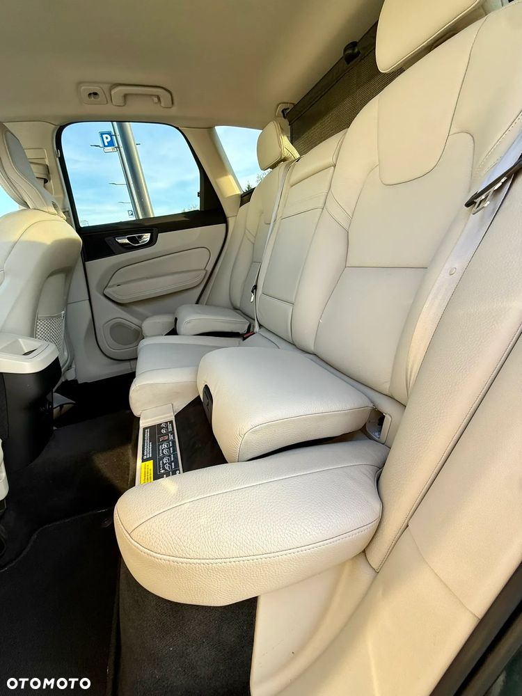 Volvo XC 60 B5 B AWD Momentum Pro - 15