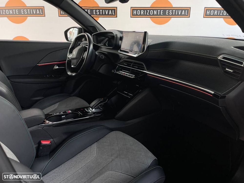 Peugeot e-2008 GT - 8