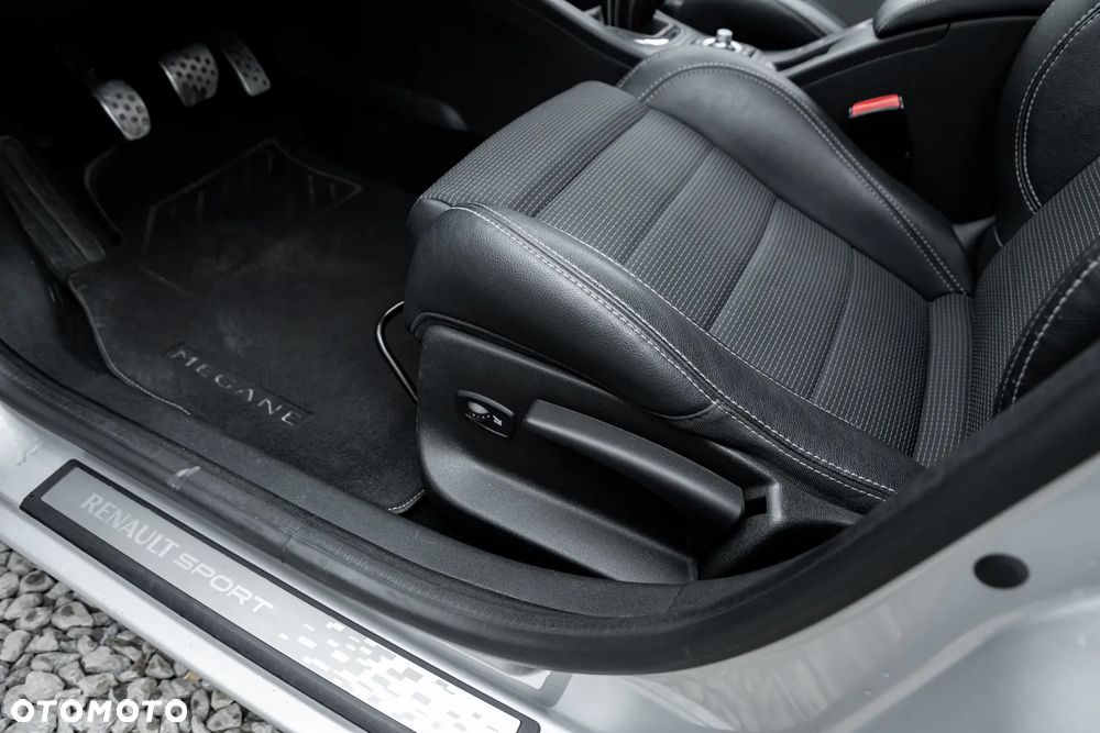 Renault Megane TCe 220 Start & Stop GTline 220 - 21