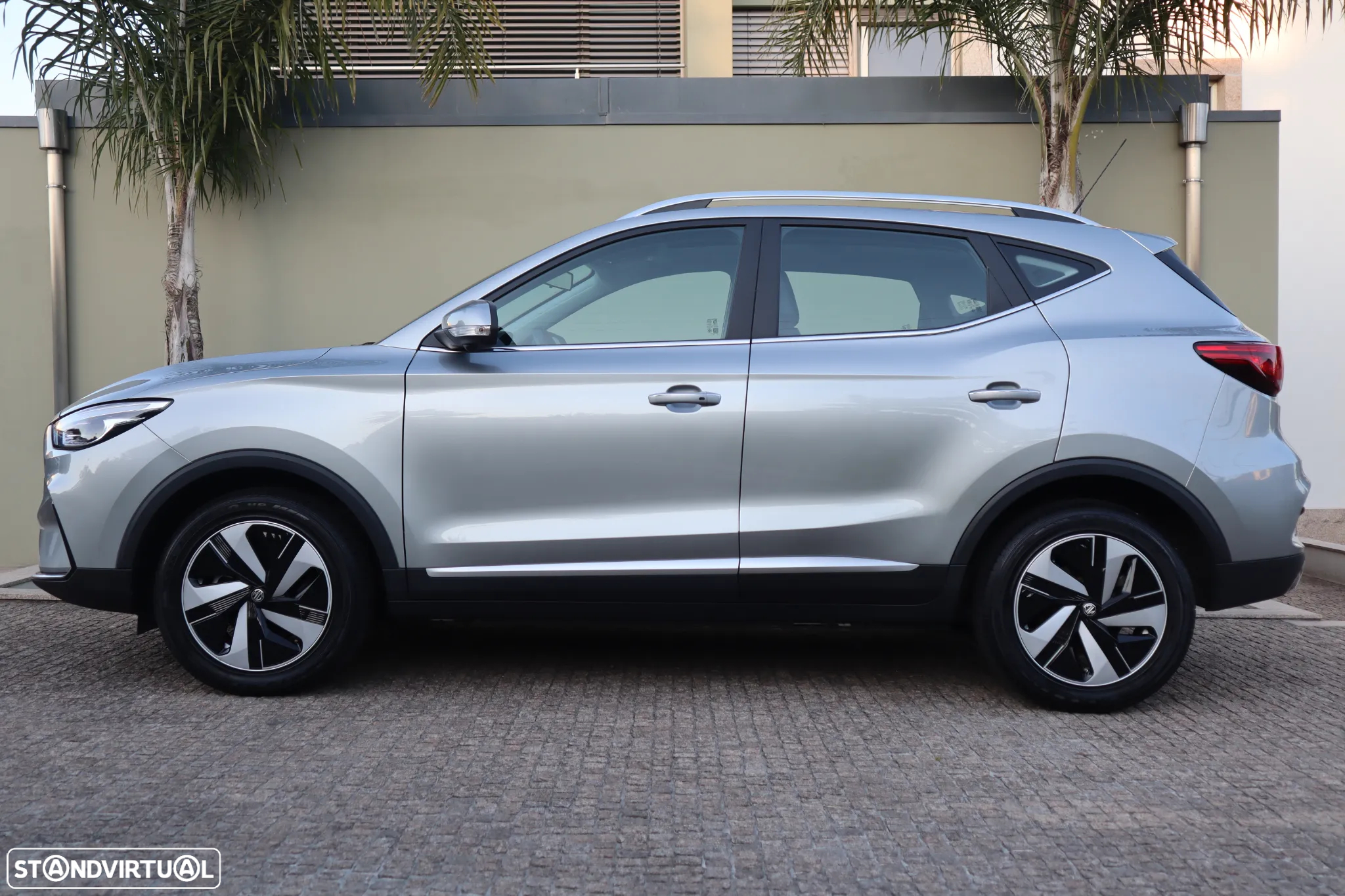 MG ZS EV 72.6 kWh Luxury - 43