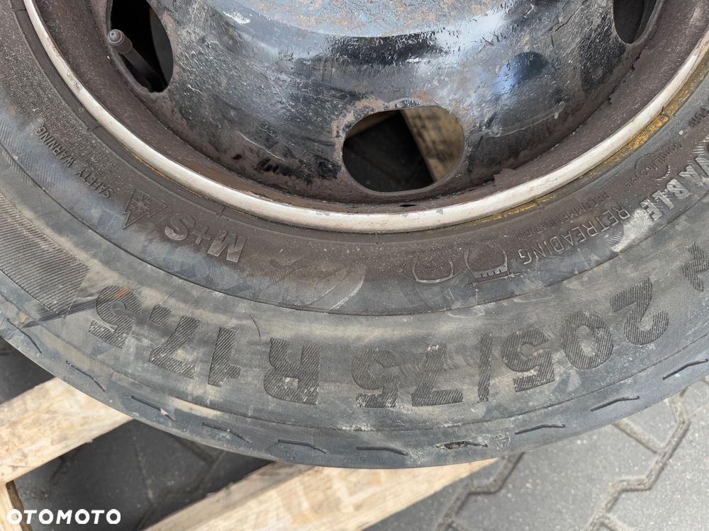 Kompletne koło, felga, opona Continental 205/75 R17,5 - 3