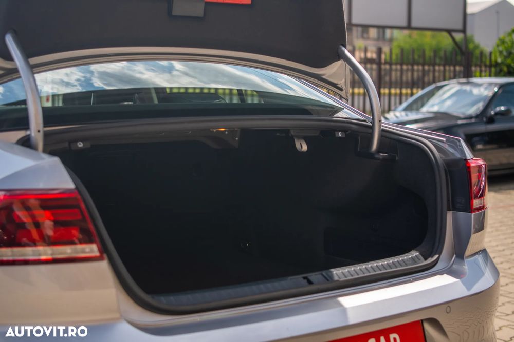 Volkswagen Passat - 29