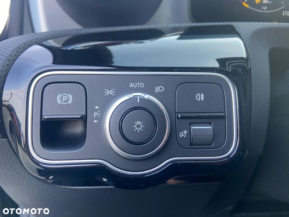 Mercedes-Benz Klasa A 200 AMG Line 7G-DCT - 16