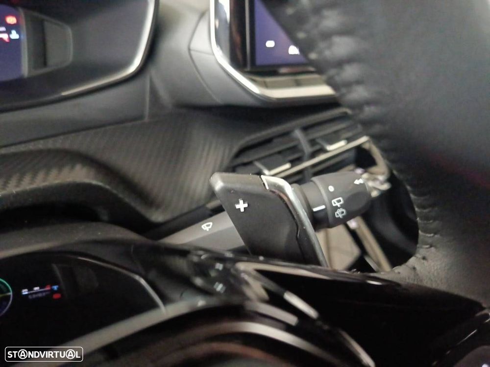 Peugeot 2008 1.2 Hybrid Allure e-DCS6 - 15