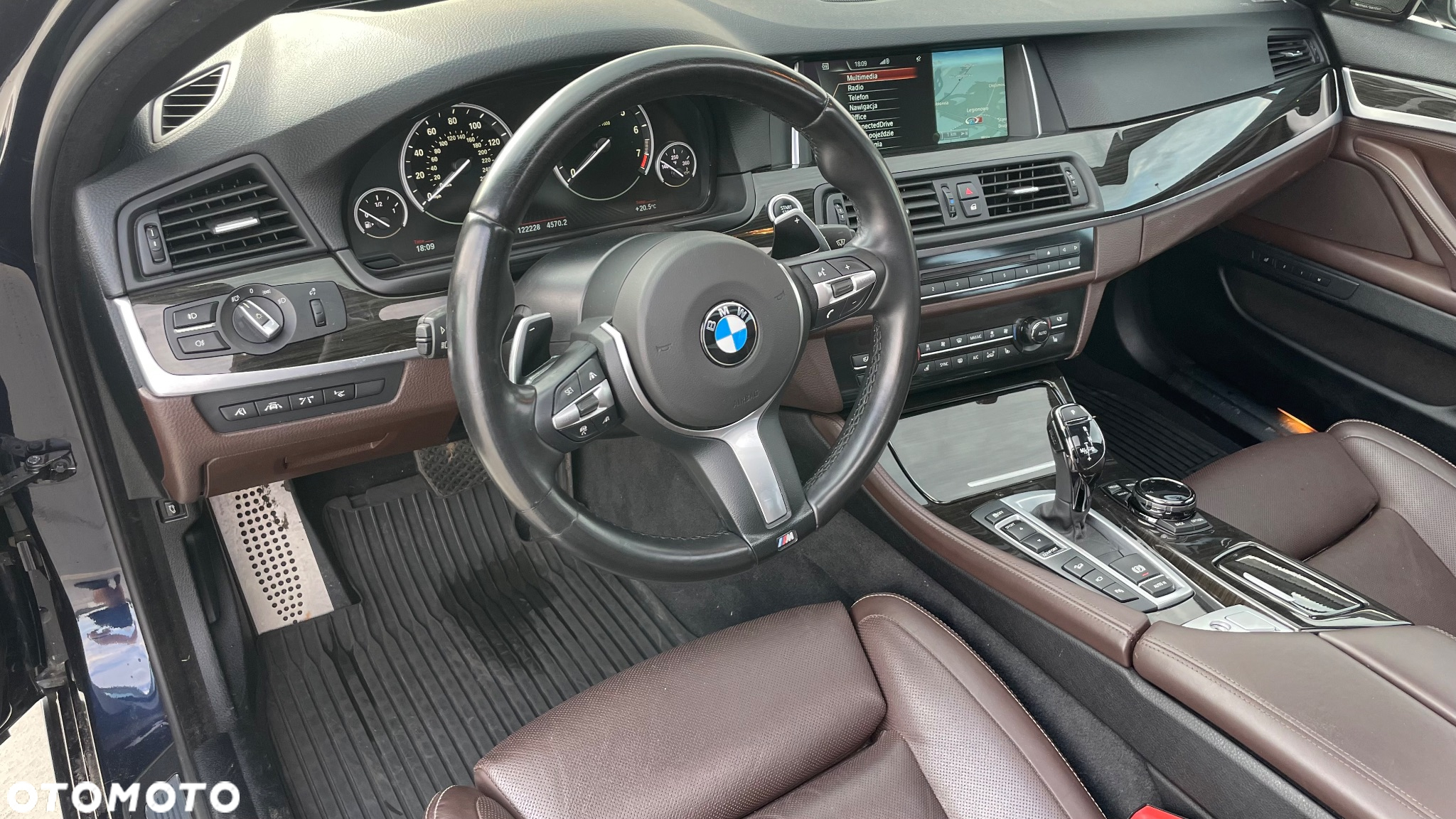 BMW Seria 5 550i xDrive Luxury Line - 33