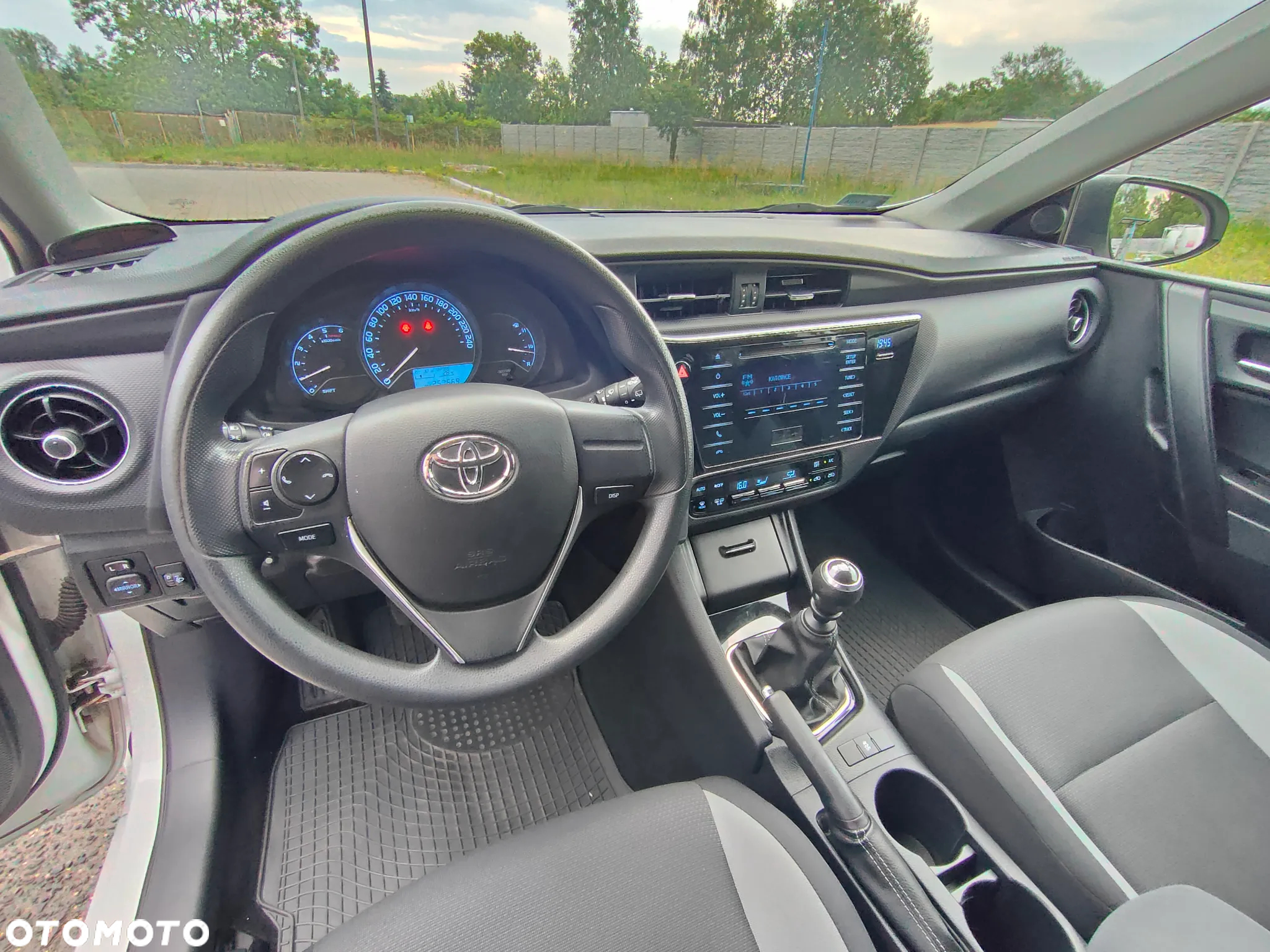 Toyota Auris 1.4 D-4D Active - 5